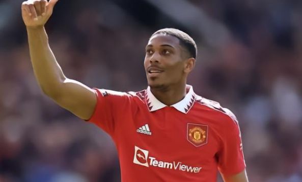 禁区内的触 禁区内的触